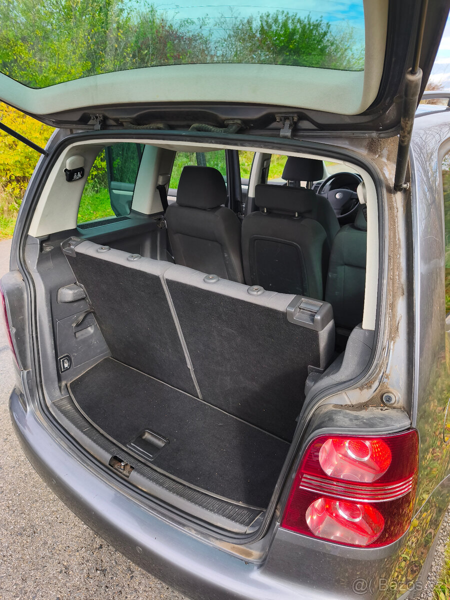 Volkswagen Touran, 1.9 TDi 77kW, 7 míst - 16