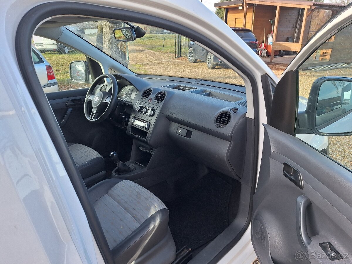 VW Caddy 1.6Tdi rv.2012 zahrádka klima tažné DPH - 16