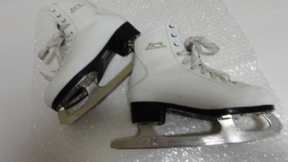 Dívčí brusle Crowned vel. 32 - 35, - 16