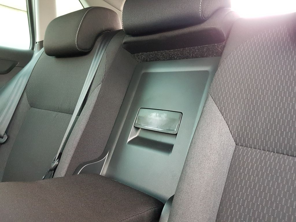 Škoda Rapid Spaceback stříbrný, 1,2 TSi 77 kW - ND z vozu - 16