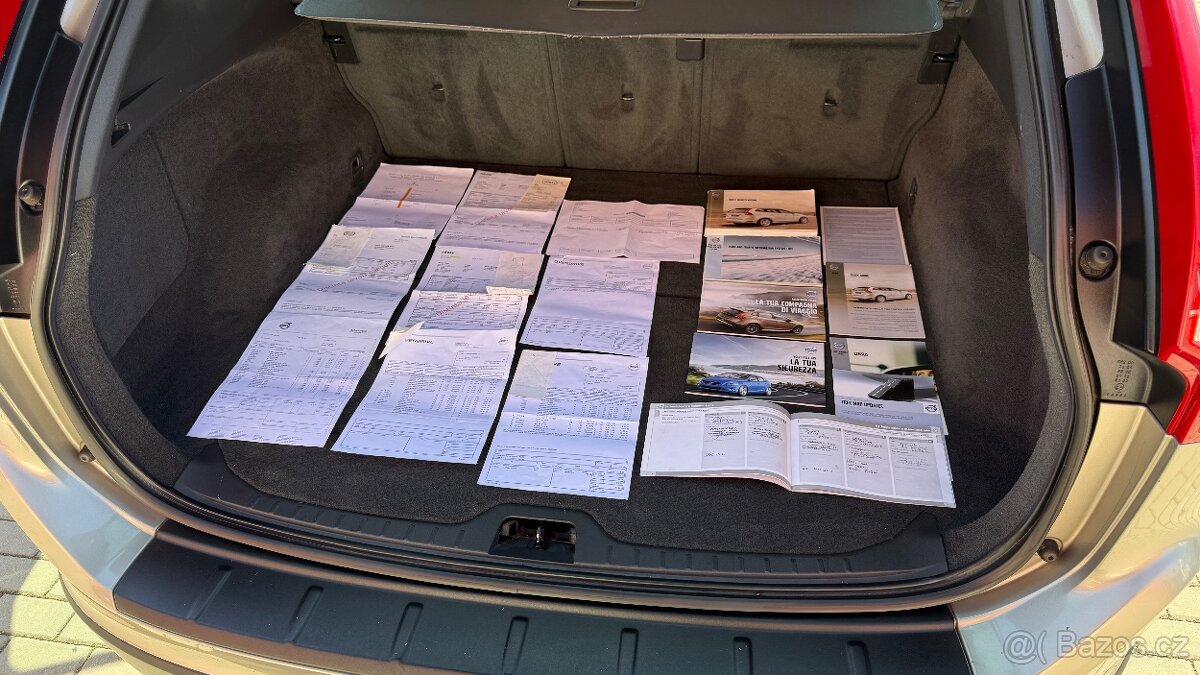 Volvo XC60 //2.4 D4//120kW//AWD//107TKM//SERVIS//1.MAJ// - 16