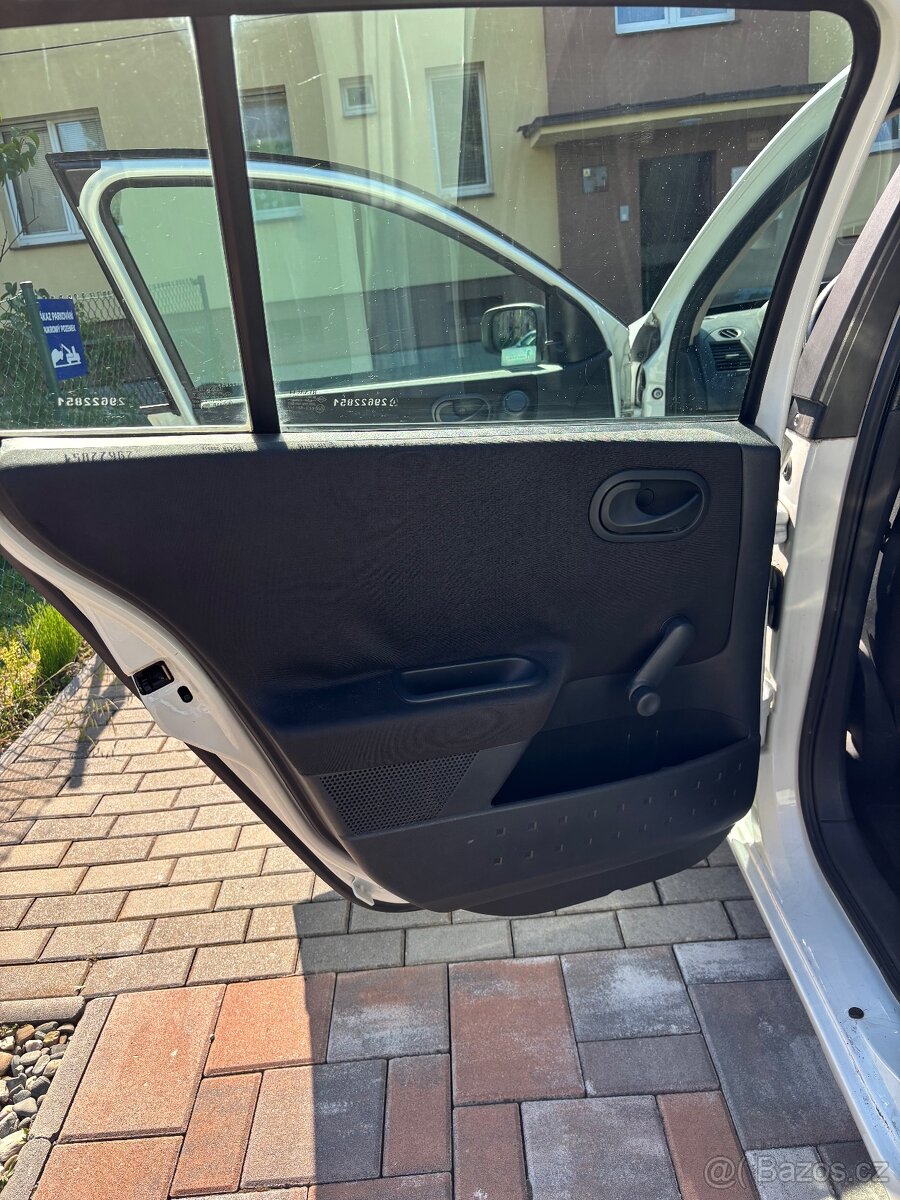 Renault Megane hatchback 1.5 dCi, 60 kW, r. 2003 - 16