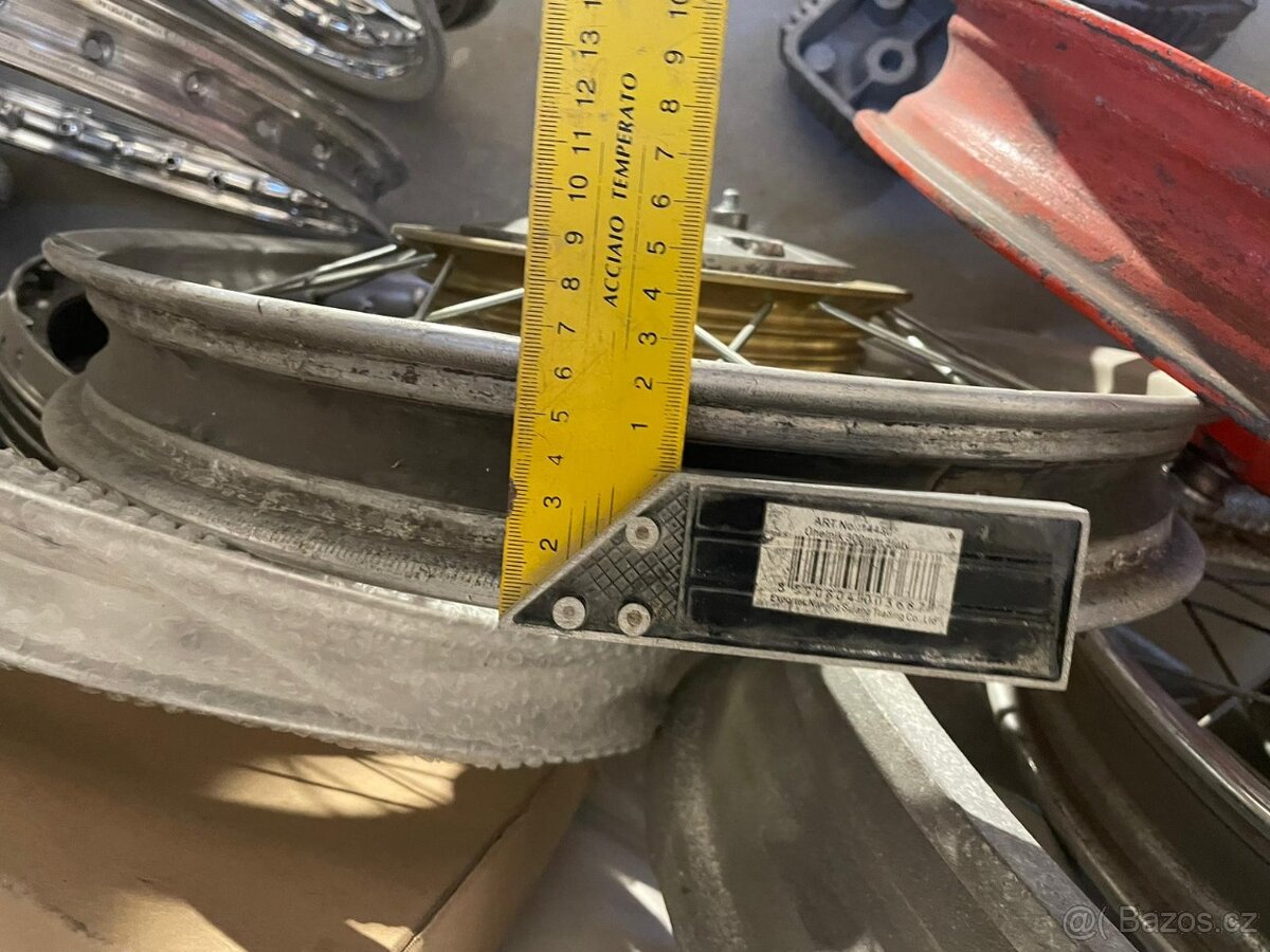 prodám díly čz, yamaha - 16