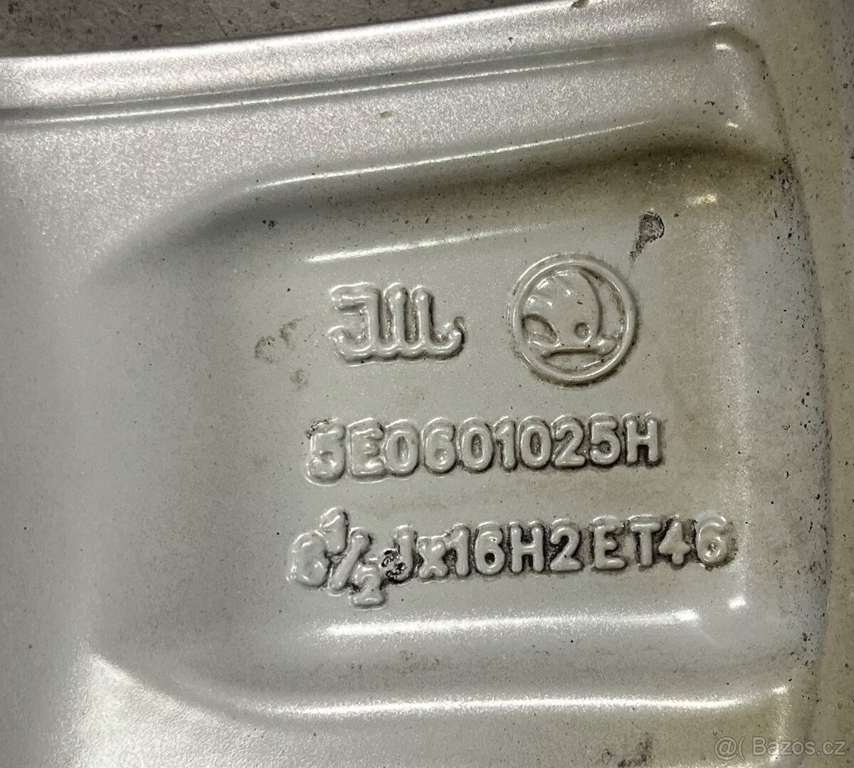 Octavia III-kompletní sada zimních kol ILIAS 16"205/55 R16 - 16