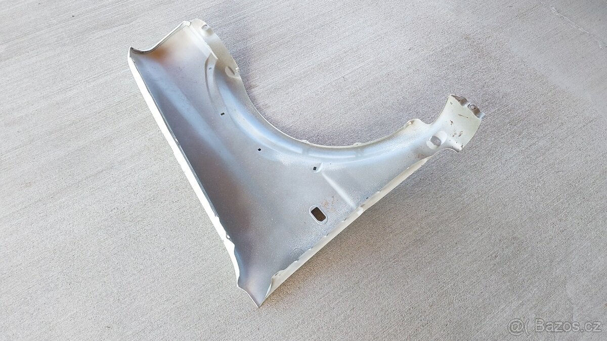 Suzuki Jimny – Blatník LP bilý - 16