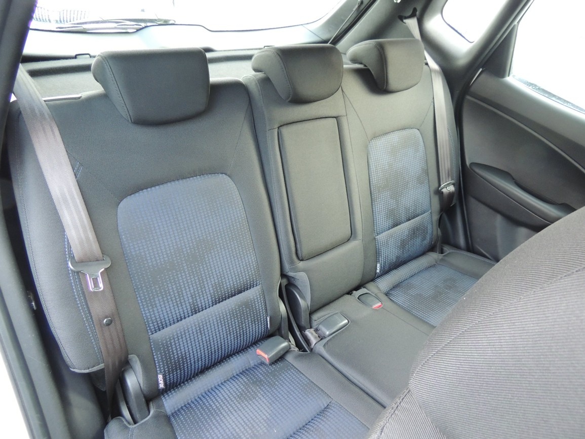 Hyundai ix20,1.4i,66kw,2016,ČR,1.majitel,78000km - 16