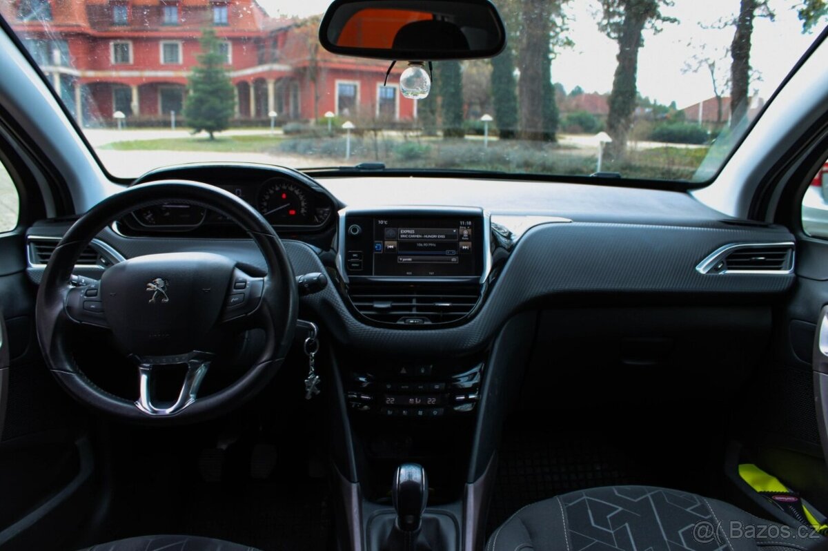 Peugeot 2008 1.2 PureTech Style - 16