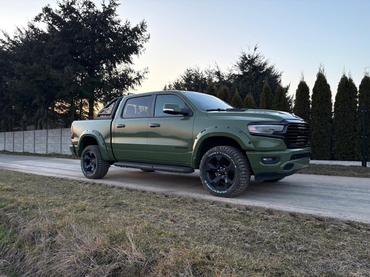 Dodge Ram 1500 motor 5.7 HEMI rok 2022 - 16