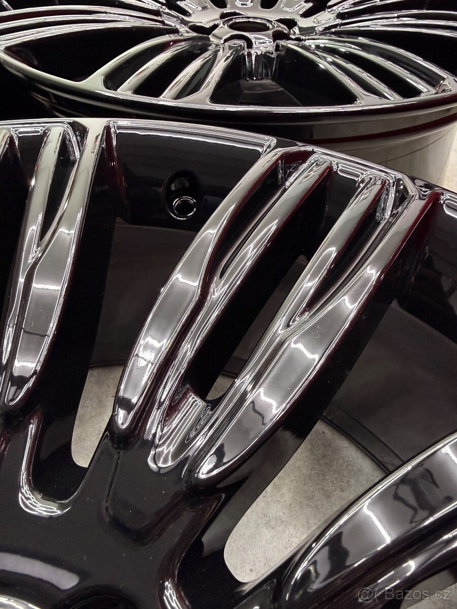 Range Rover Velar r22 top - 16