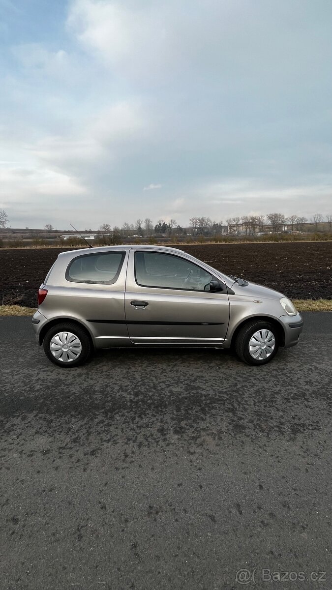 Toyota Yaris 2003 - 16