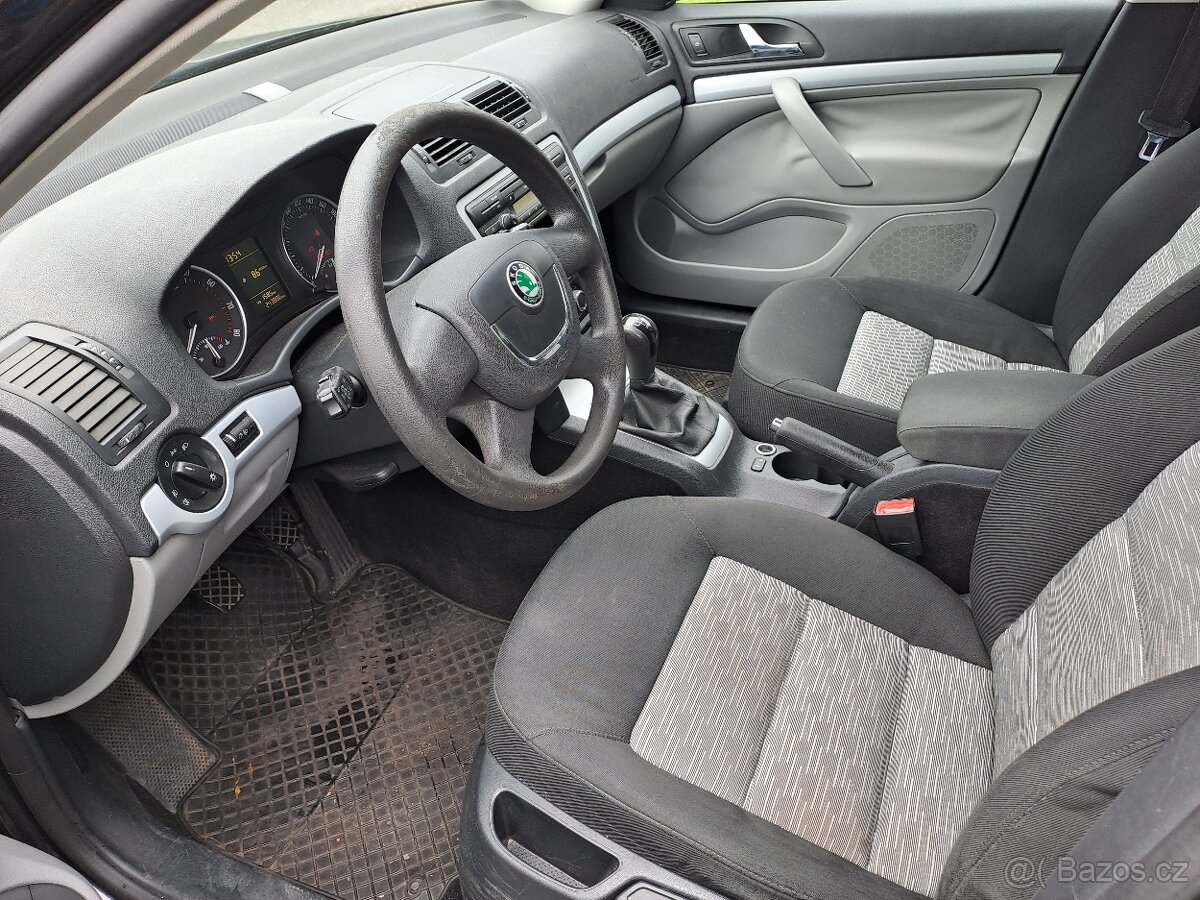 Škoda Octavia II, 1,6i facelift, 75 kW - 16