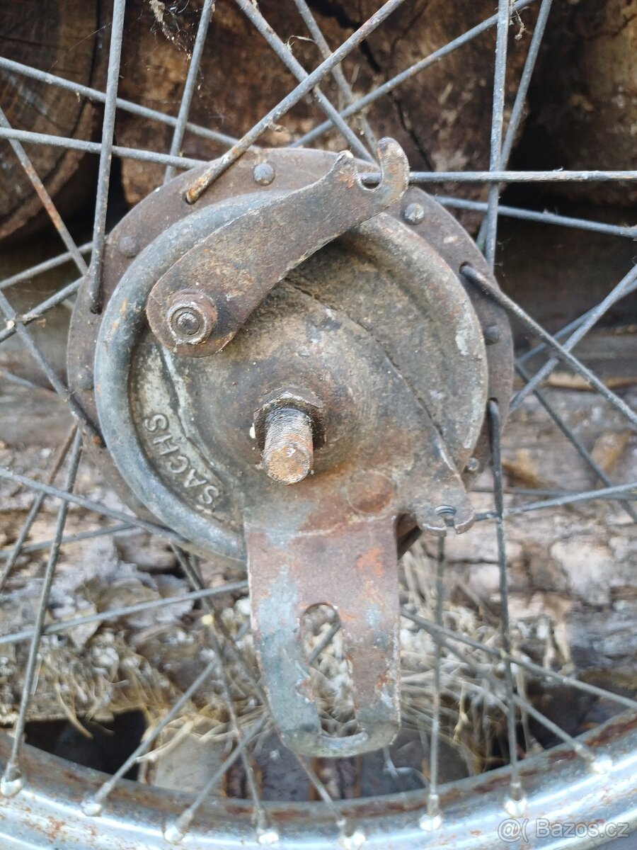 Brzdovy štít jawa - 16
