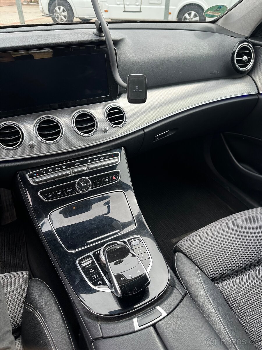 Mercedes-Benz E-class - 16