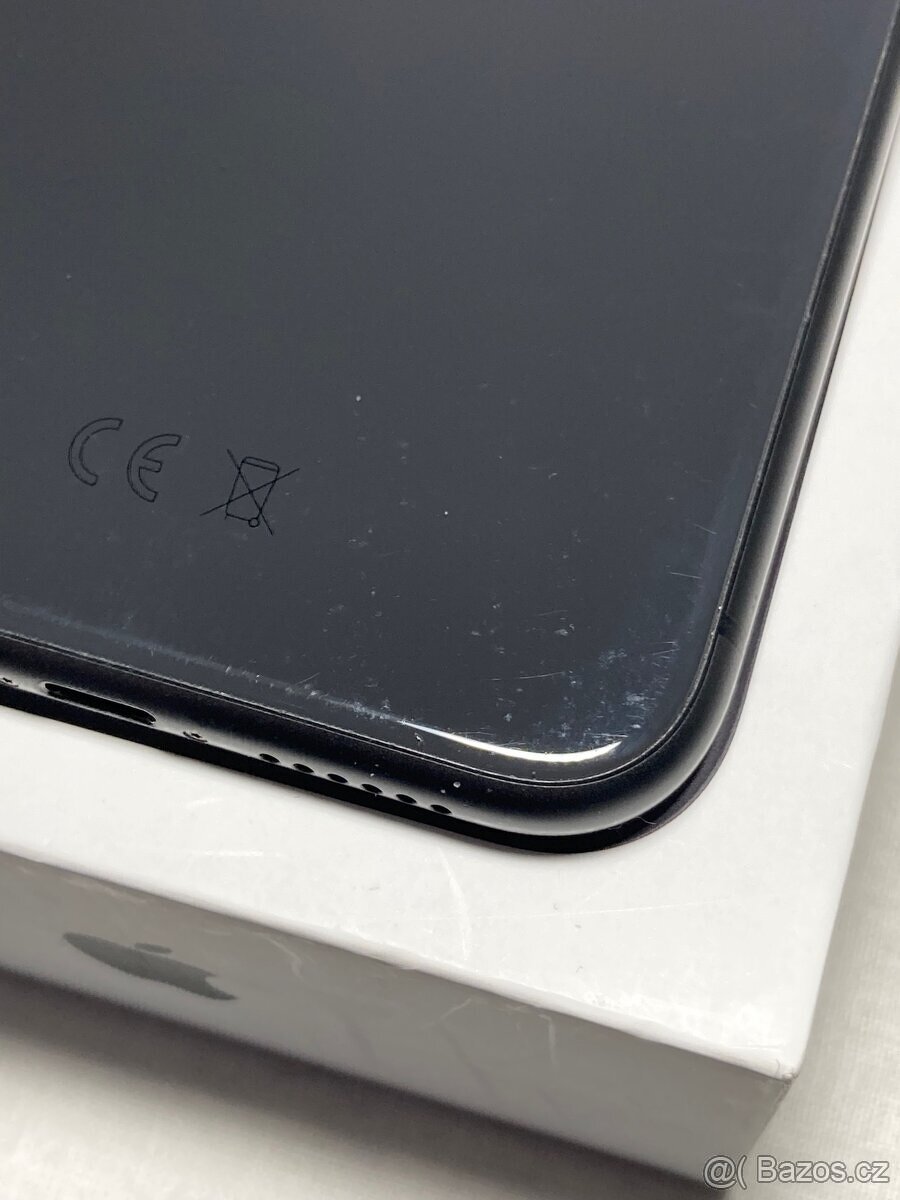 iPhone 11, 64GB černý - 16