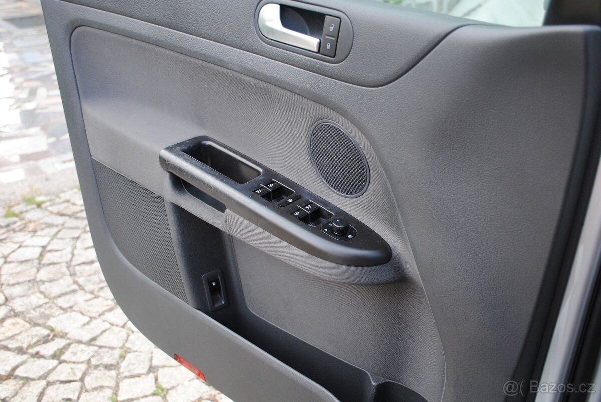 VW GOLF PLUS 1.6MPi 75kW - naj. 100 000km - 16