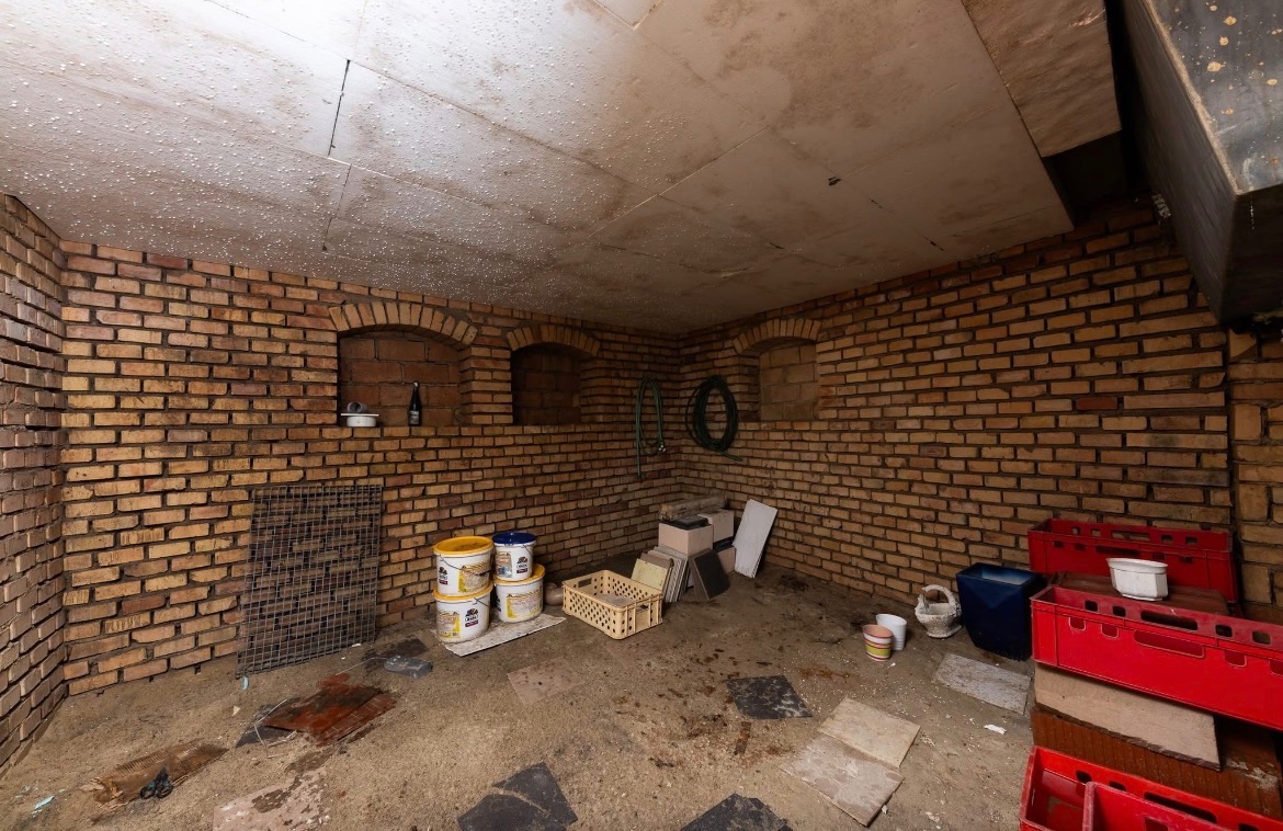 Pronájem baráku 6+kk - 16