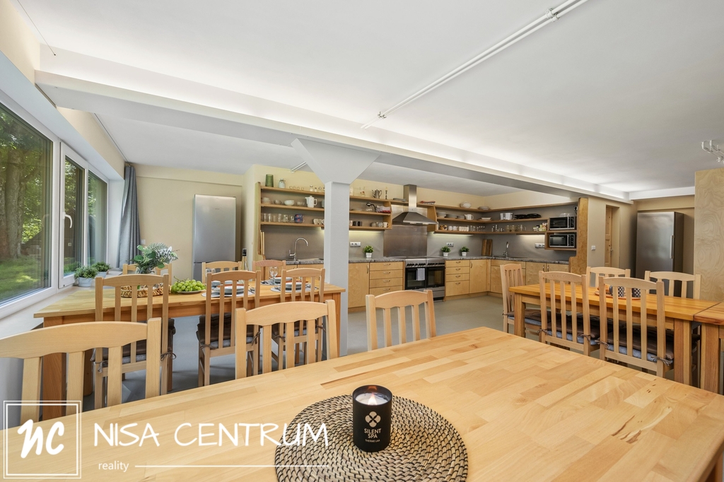 Prodej ubytovacích zařízení 625 m² s pozemky o velikosti 11. - 16