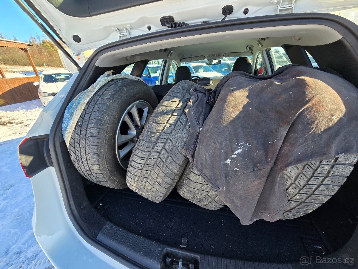 Hyundai i30 1.6 GDI 1.maj.Cz garance km,2 sady kol - 16