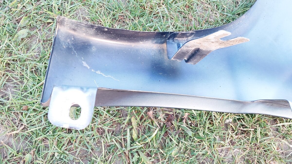 Mercedes ML - Blatníky modré - 16