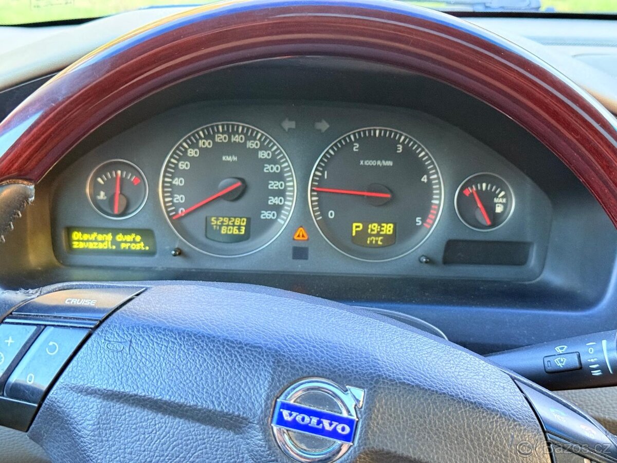 VOLVO XC70 - 16