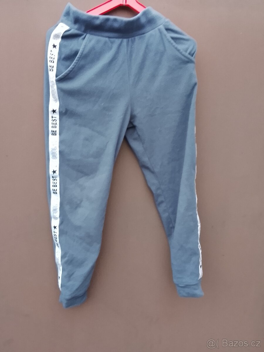 Dětské mikiny a tepláky. - 16