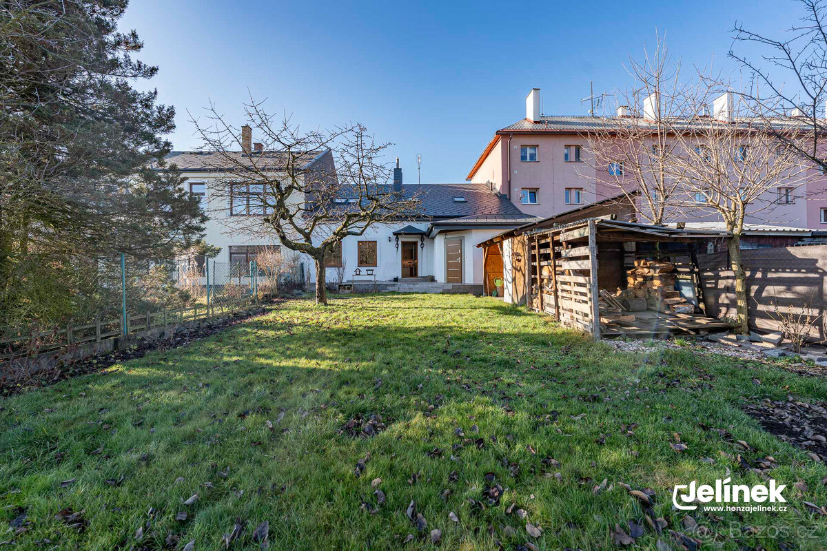 Pronájem prostorného bytu 5+kk po kompletní rekonstrukci se - 16