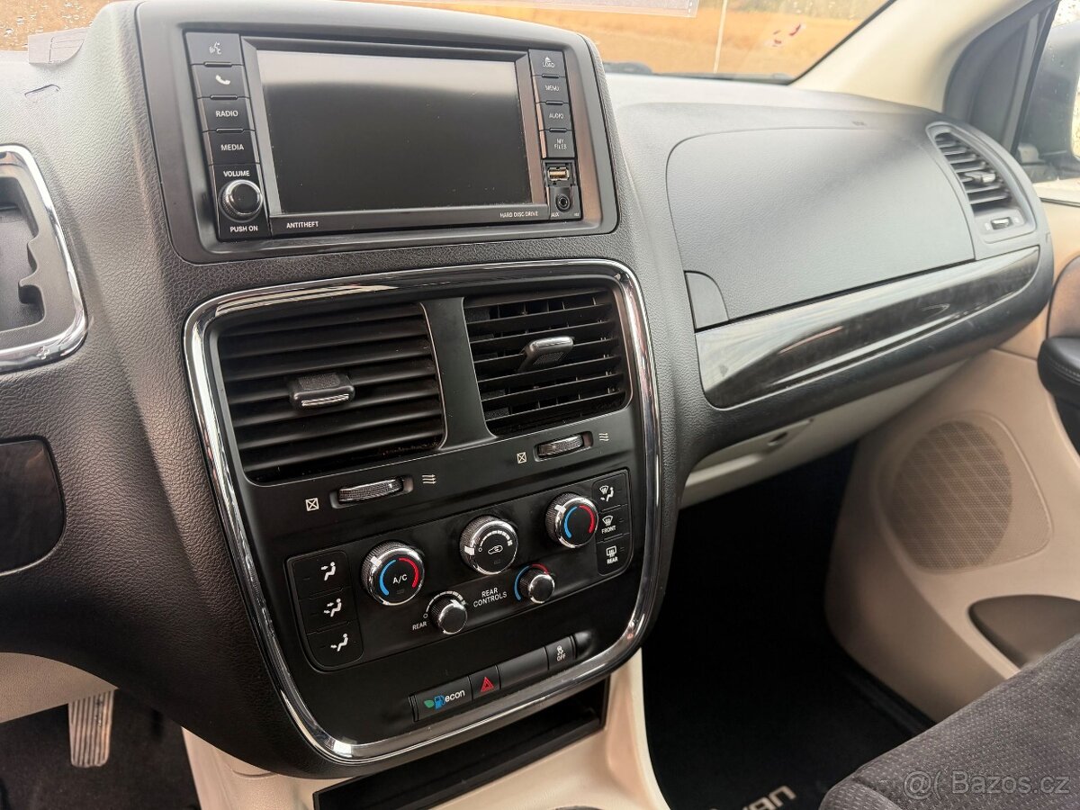 Dodge Grand Caravan 3,6 RT LPG 2014 TOP STAV - 16