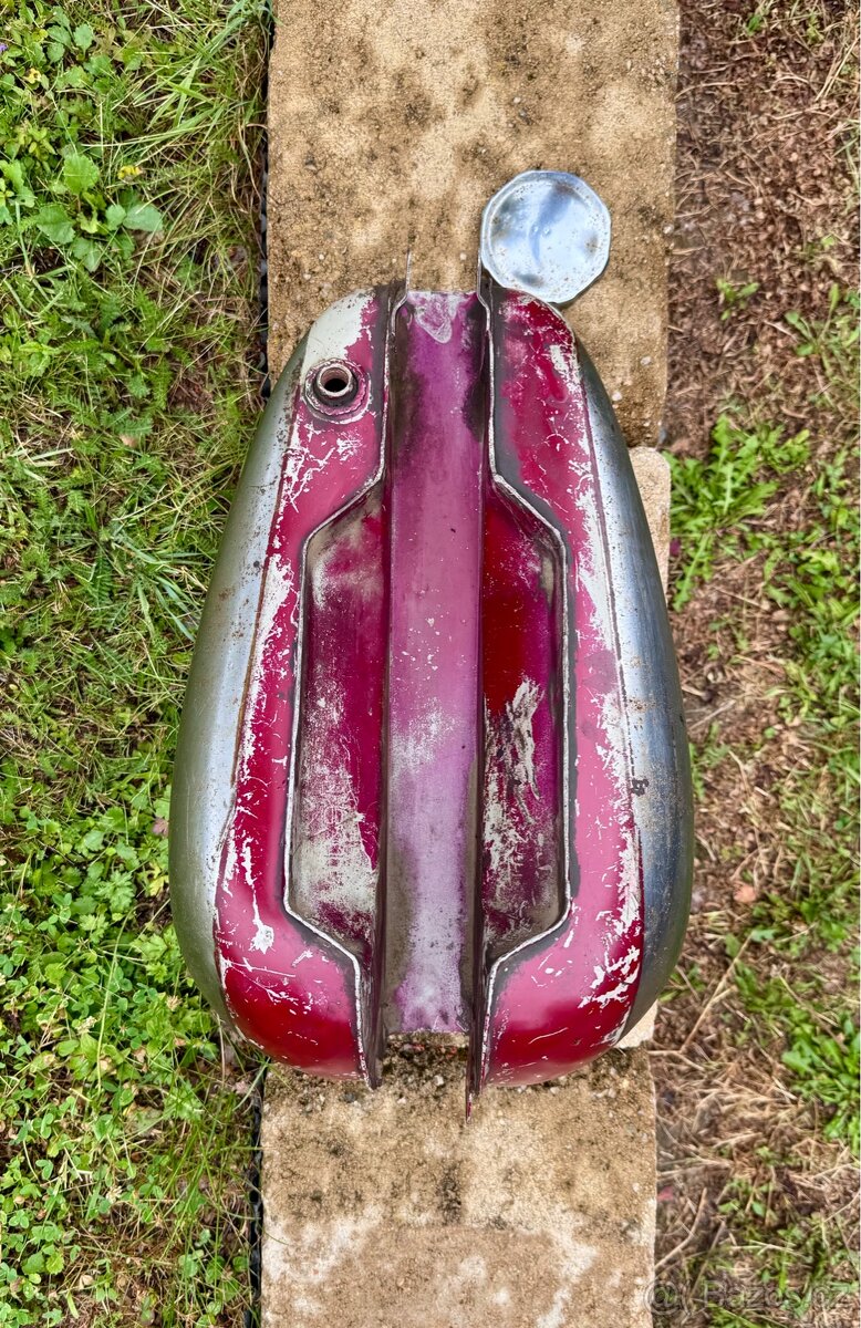 Jawa 250 350 panelka, sportka - nádrž - 16