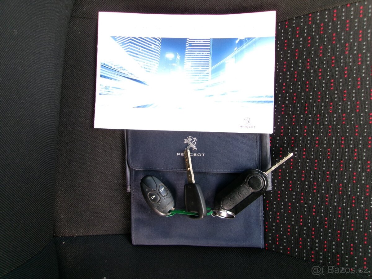 PEUGEOT Boxer 2.0 BlueHDi 120kW L3H2 - 7-míst - ČR - 16