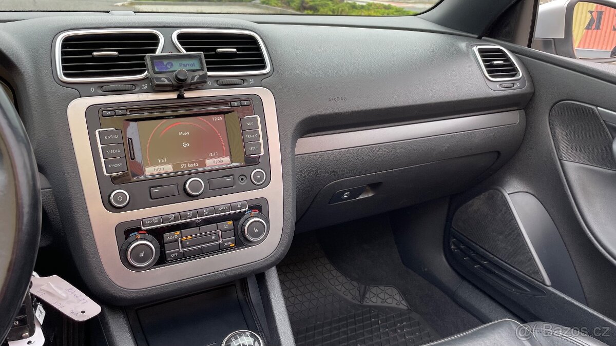 VW EOS 2.0TDI CLIMATRONIC KŮŽE NAVI - 16