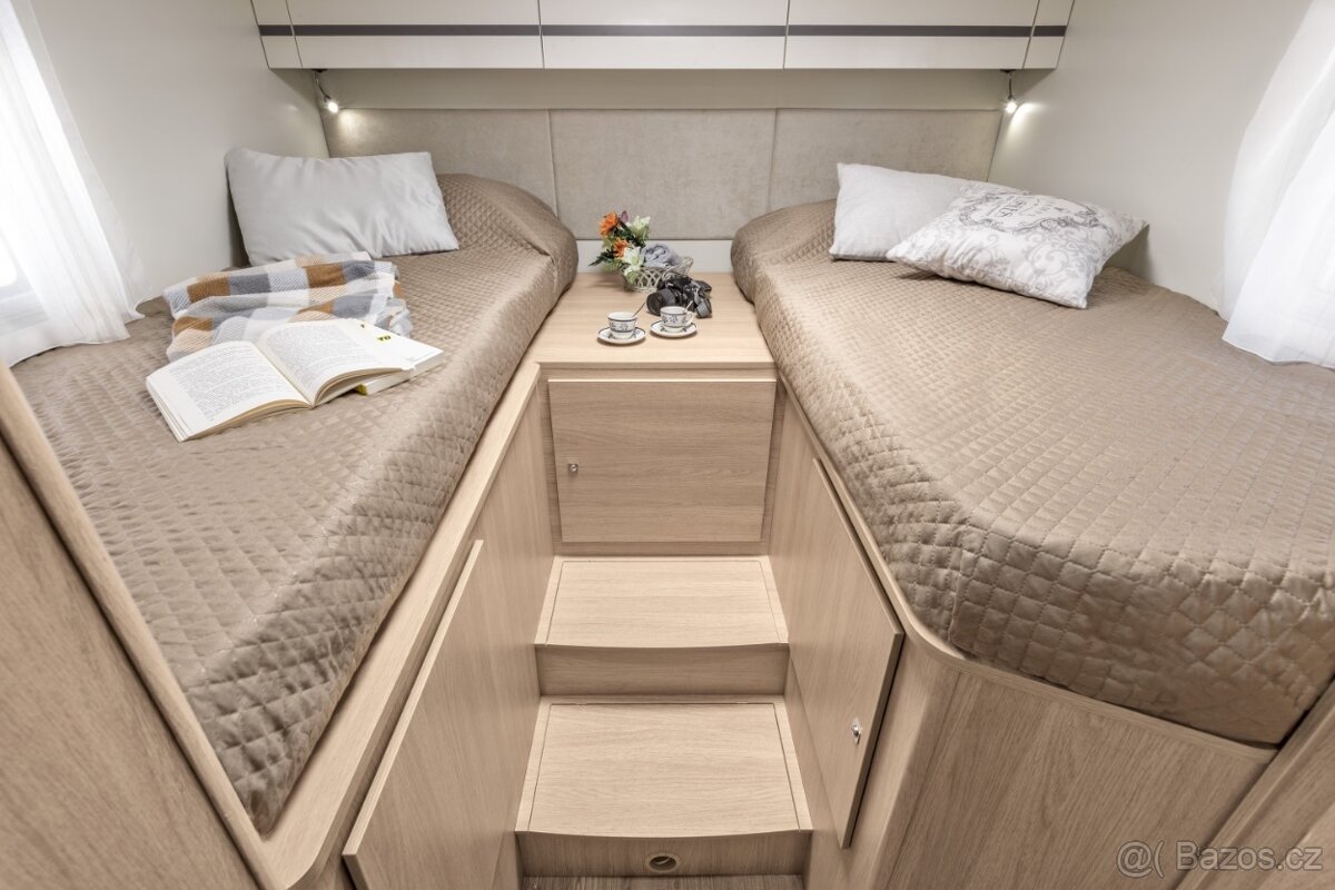 obytný polointegrovany vůz Giottiline Siena 395 pro 5 os. - 16