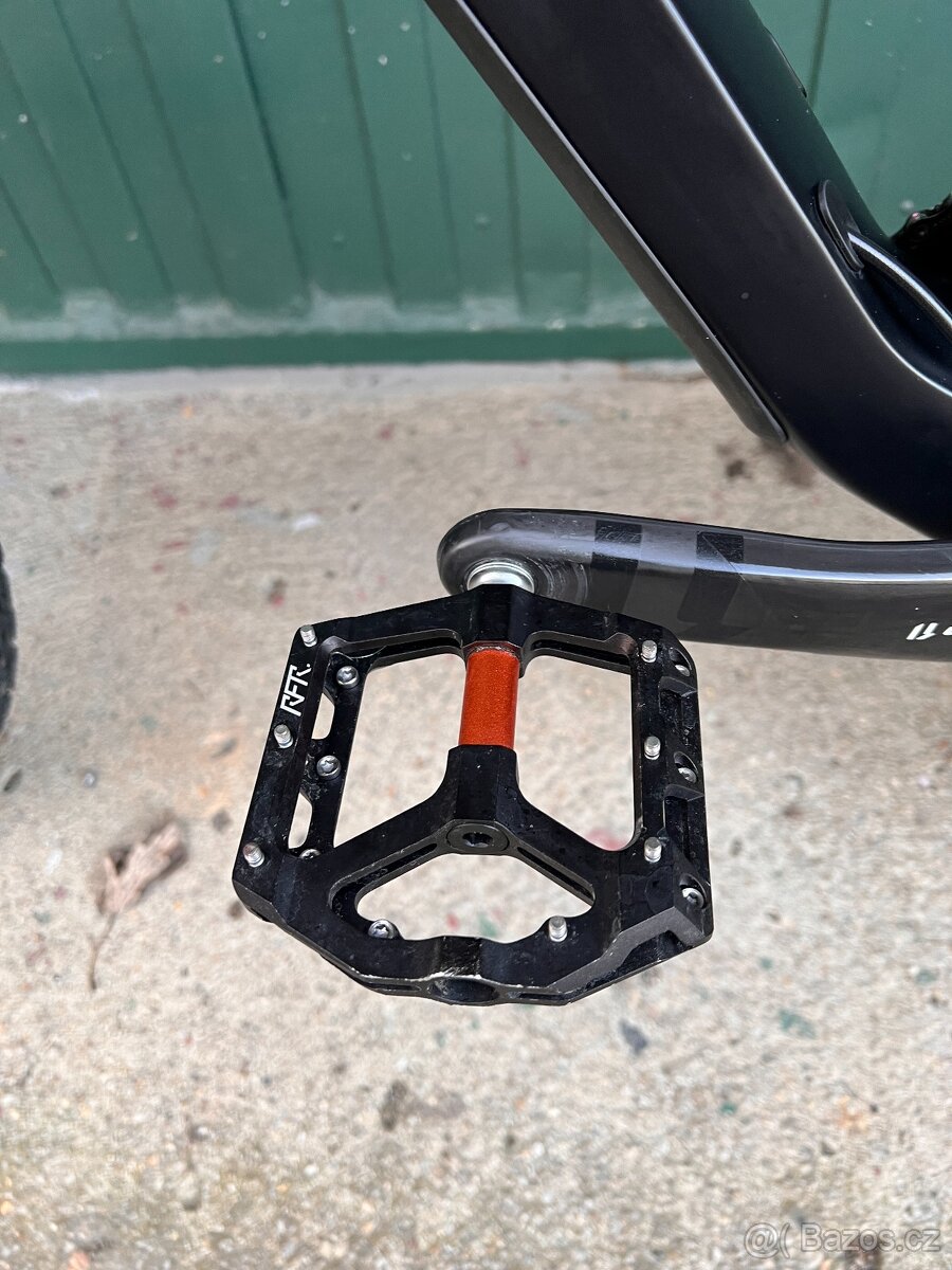 Celoodpružene karbonové kolo Cube stereo 140 HPC SLT 27.5" - 16