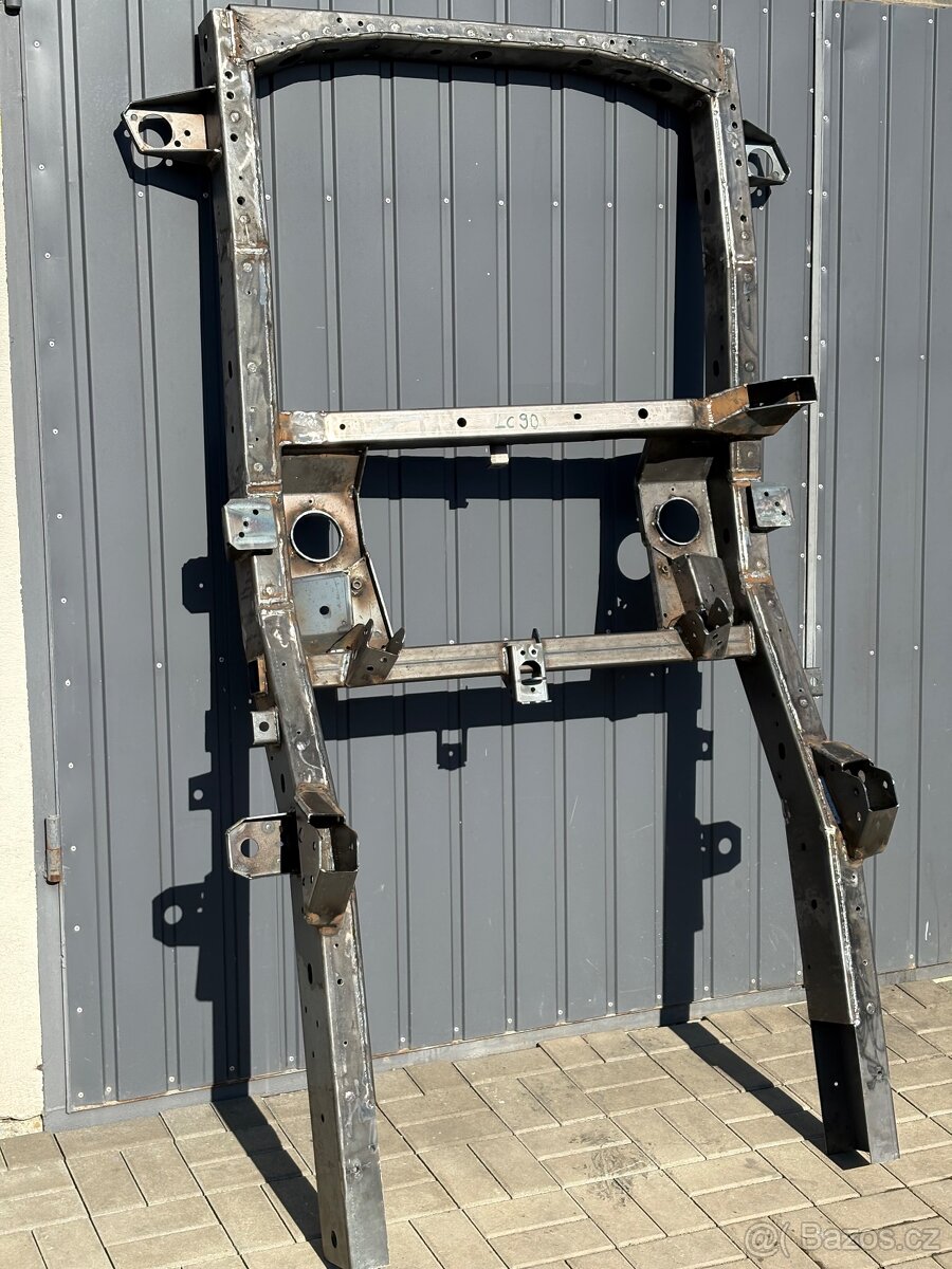 Rám - Rámy na Navara D22 / D40 / Hilux / L200 - 16