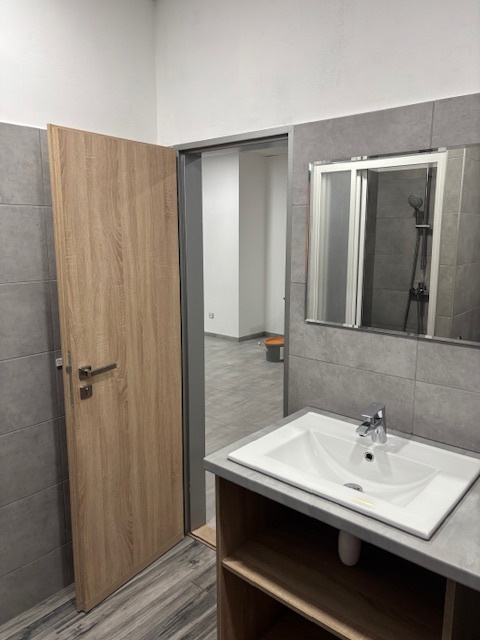 PRONÁJEM OBCHODNÍCH PROSTOR / KANCELÁŘE LITOVEL - 16