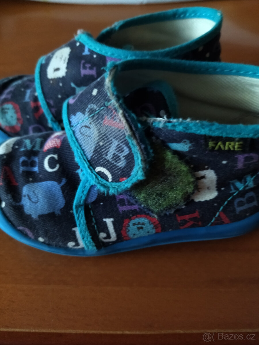 retro papuče 3x, Děts. papučky 2x, ponožky,důchodky,holínky - 16