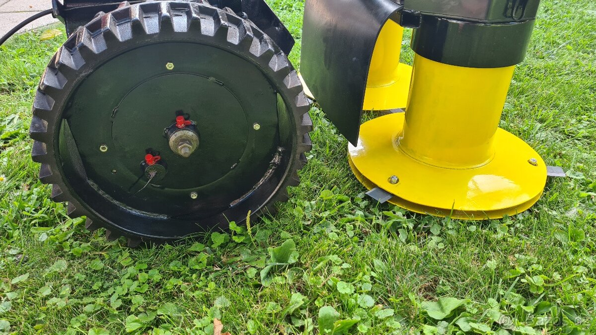 Dvoububnová sekačka BDR-700 s motorem Jikov - 16