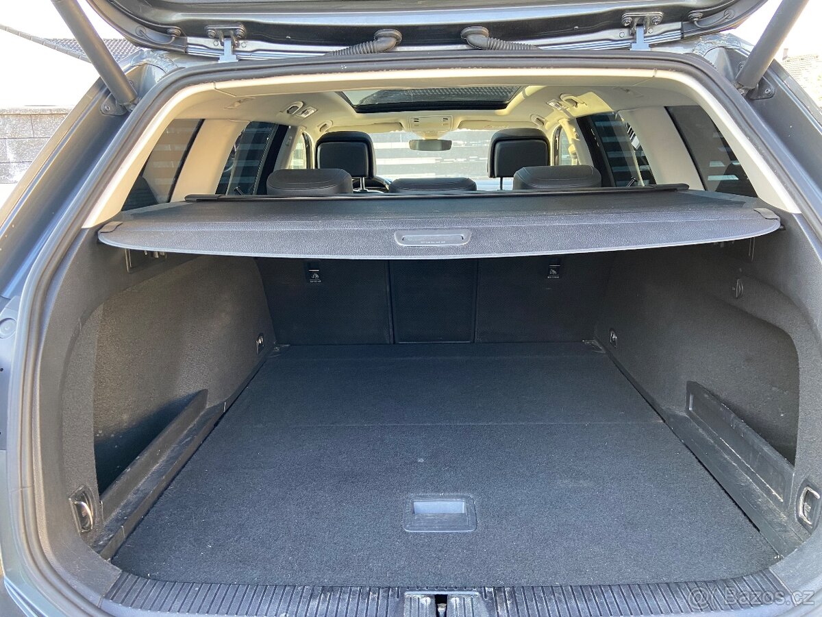 VW PASSAT VARIANT 2.0 TDi R-Line DSG 2017 - 16