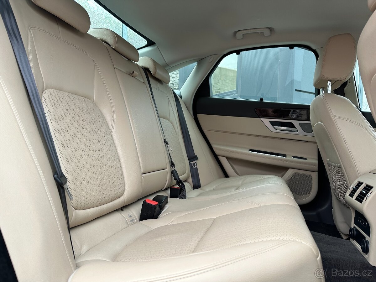 Jaguar XF 2016 - 16