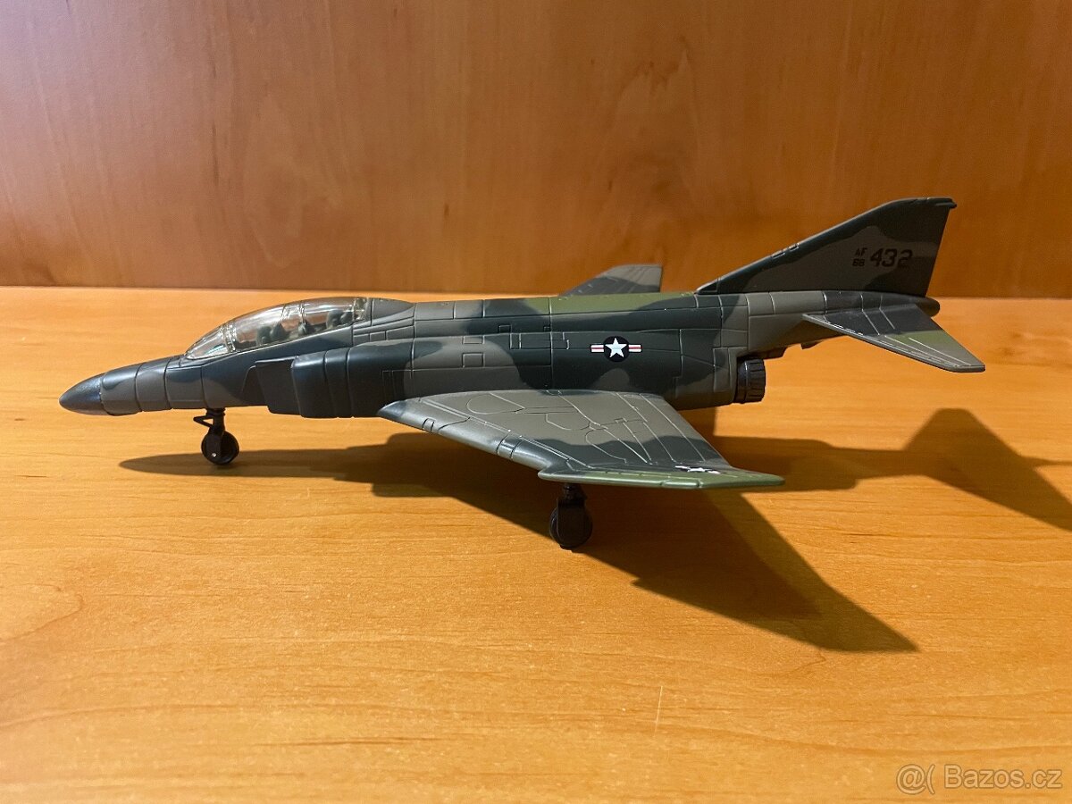 Plastové modely letadel - hračky - 16