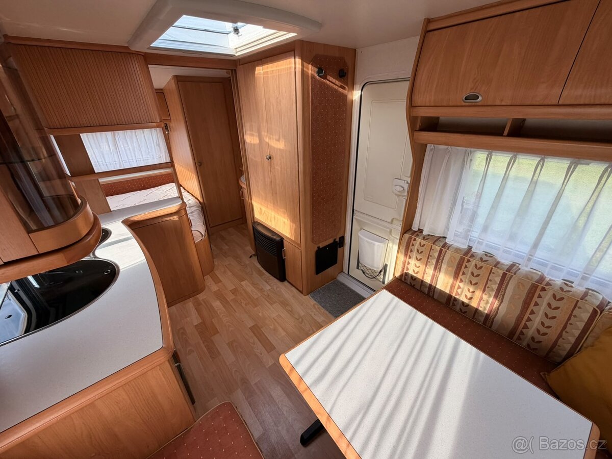 Karavan, obytný přívěs Hobby 495 - 16