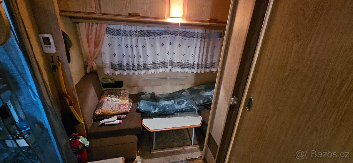 Obytný přívěs Chateau 400 - 16