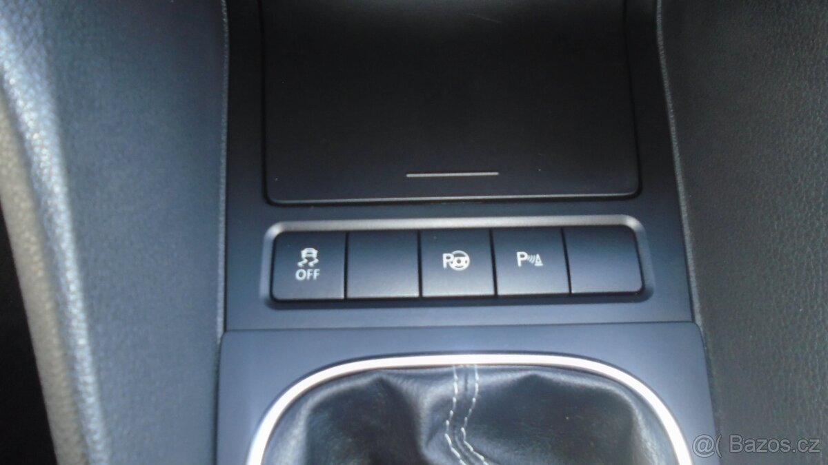 Volkswagen Golf, VI Team 1,6 TDI serviska Top 147 tkm. - 16