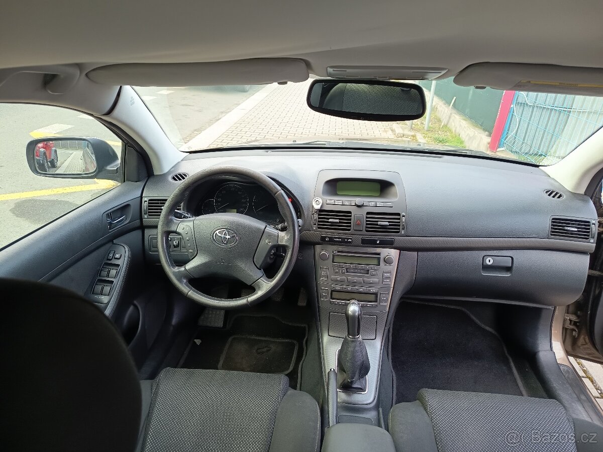 Toyota Avensis combi 2,0D-4D Comfort ČR - 16