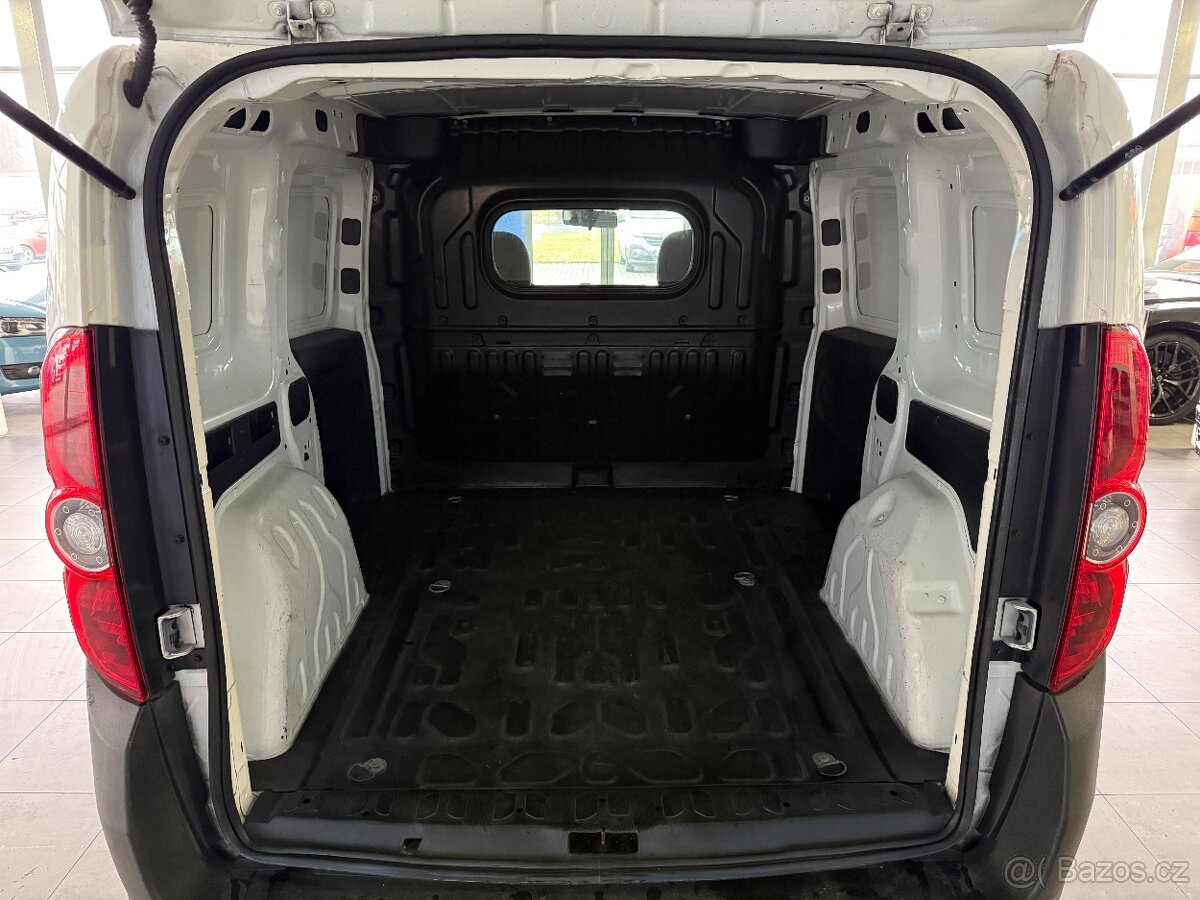 Opel Combo 1,4 70kW,SERVISKA,2.MAJITEL - 16