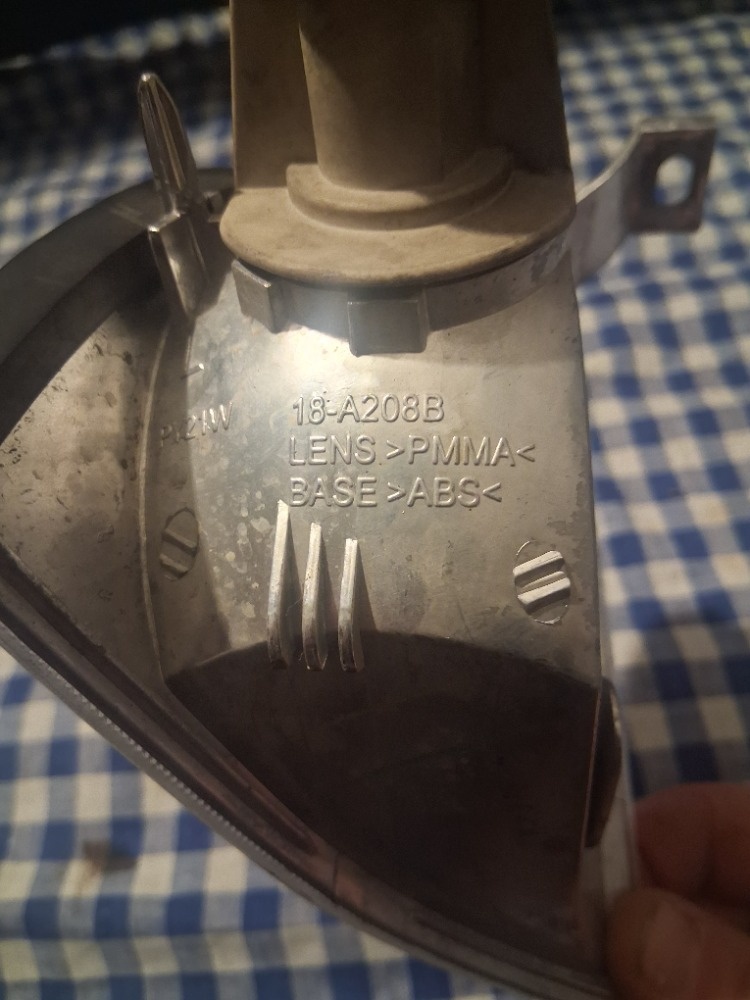 díly z octavie 1,2 a passat b5.5 - 16