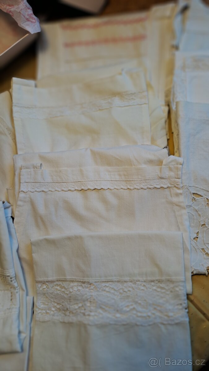 retro sbírka cukrářských zástěrek, krajkové límečky - 16
