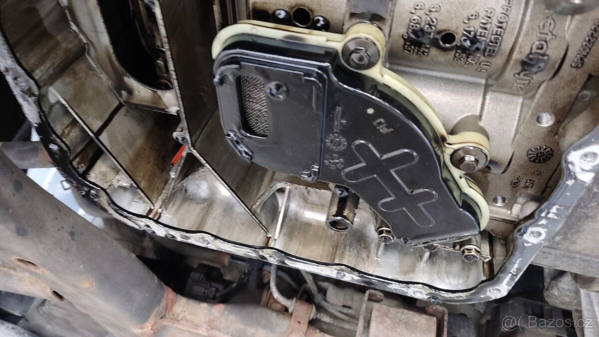 Kia Carnival FACELIFT 2.2 CRDI 110 KW 7 míst - 16