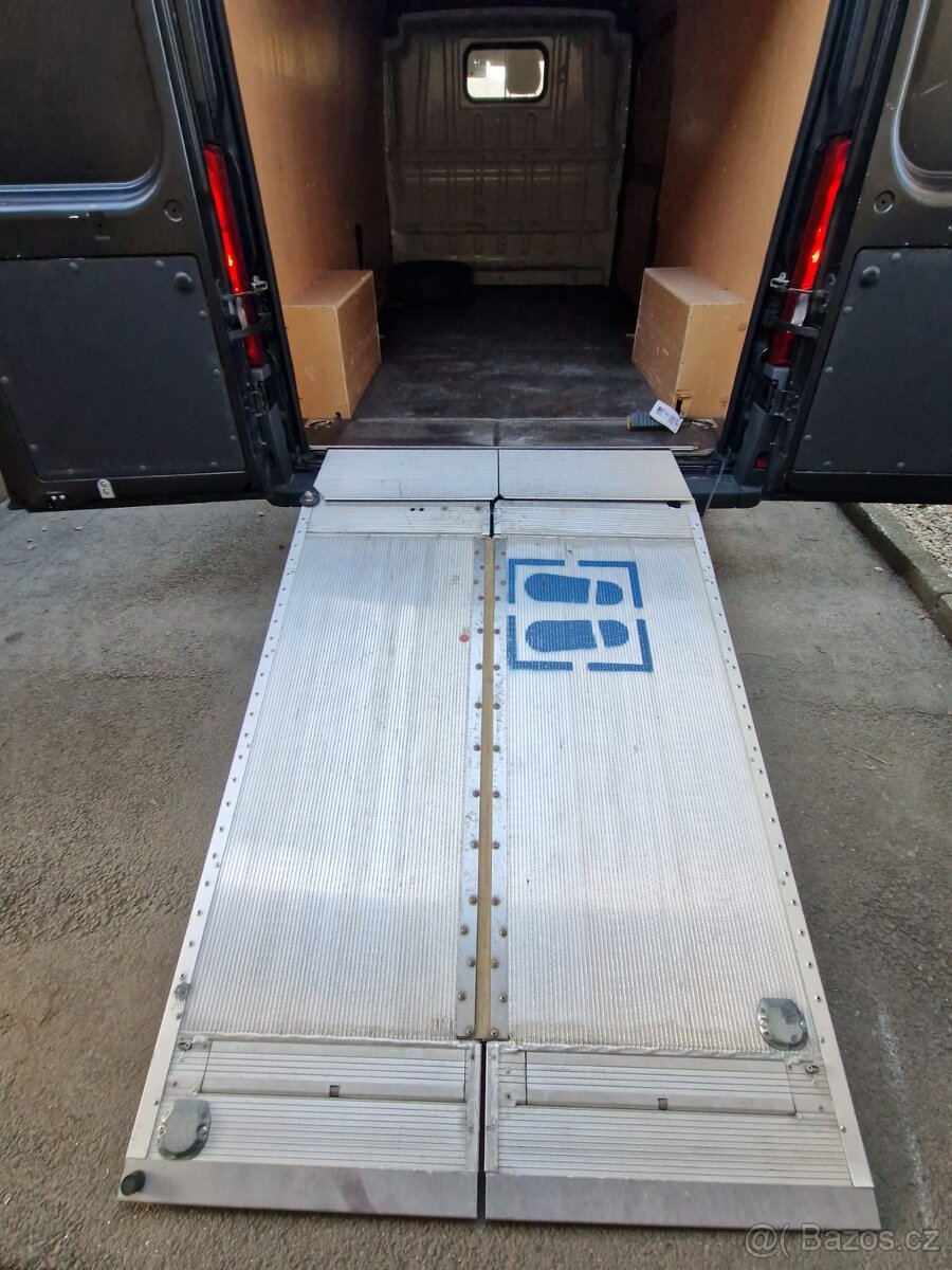 Dodávka s motorem 3,0 IVECO + hydraulické čelo - 16