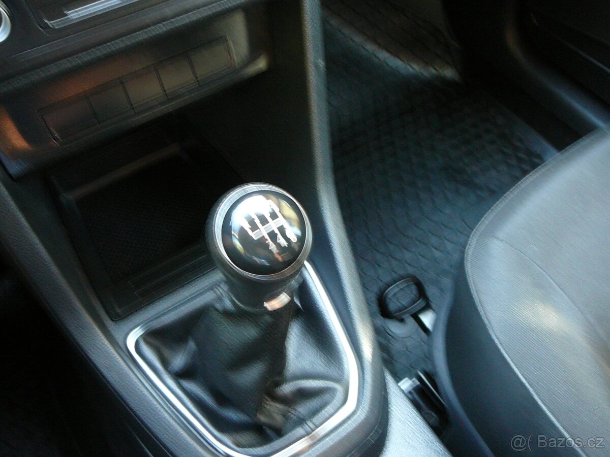 VW CADDY MAXI 2.0 TDI 103KW KLIMA VYH.SEDAD PARKTRONIC TAŽNÉ - 16