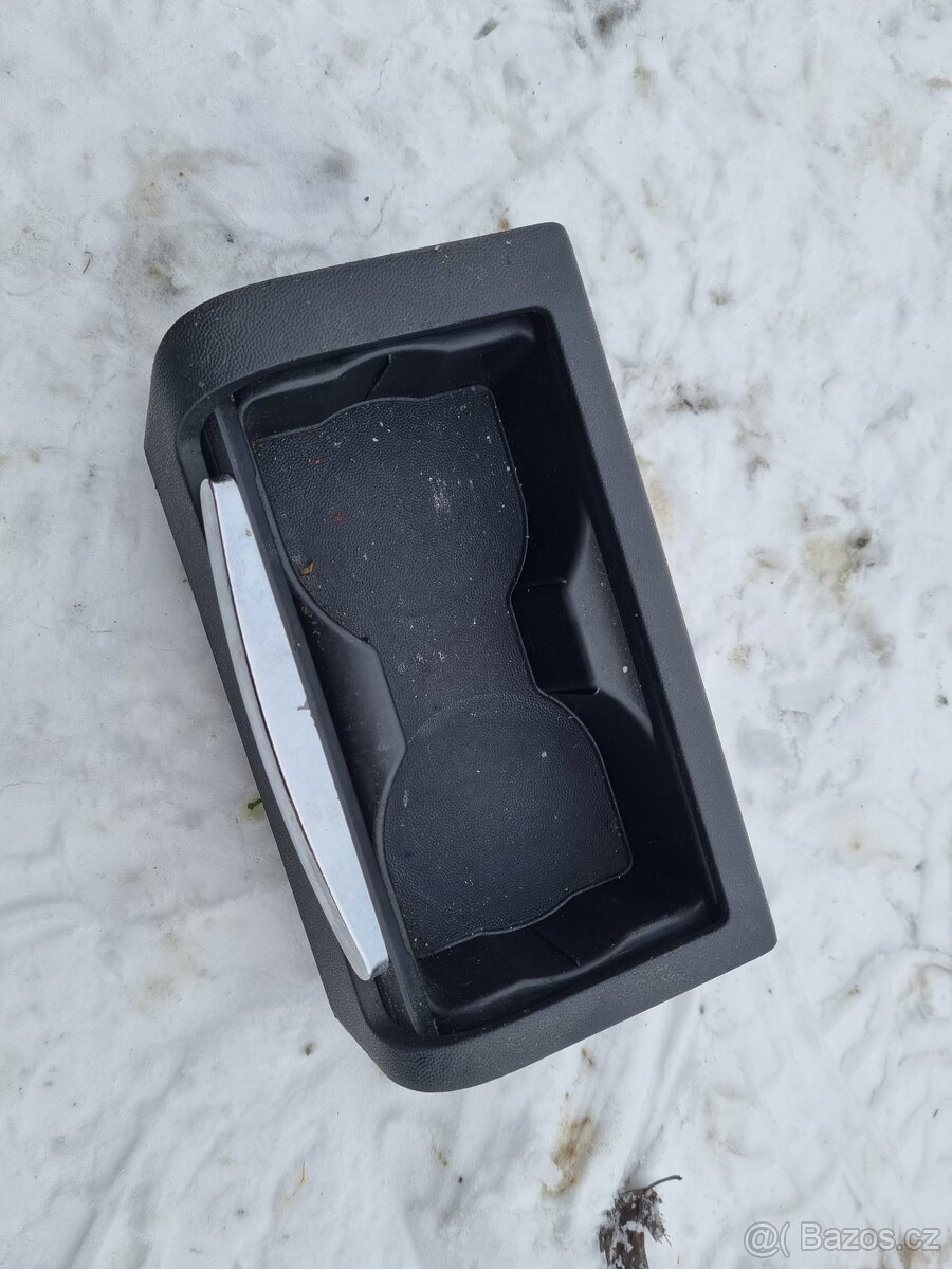 Opel Vectra C facelift kombi - náhradní díly - 16